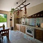 Volta Bed and Breakfast 4*