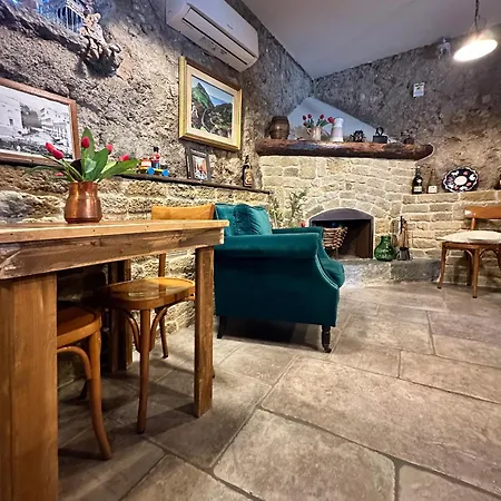 Volta Bed & Breakfast 4*